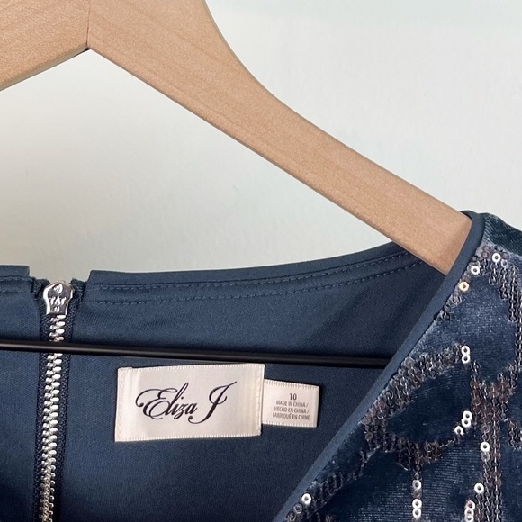 Eliza J Sequined Velvet 3/4 Sleeve Sheath Dress in Grey - Picture 5 of 7